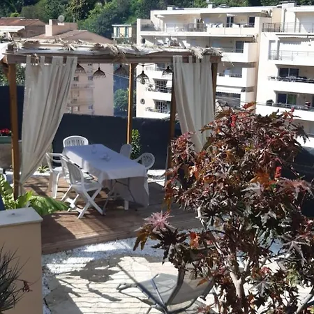 D'hotes Μεντόν